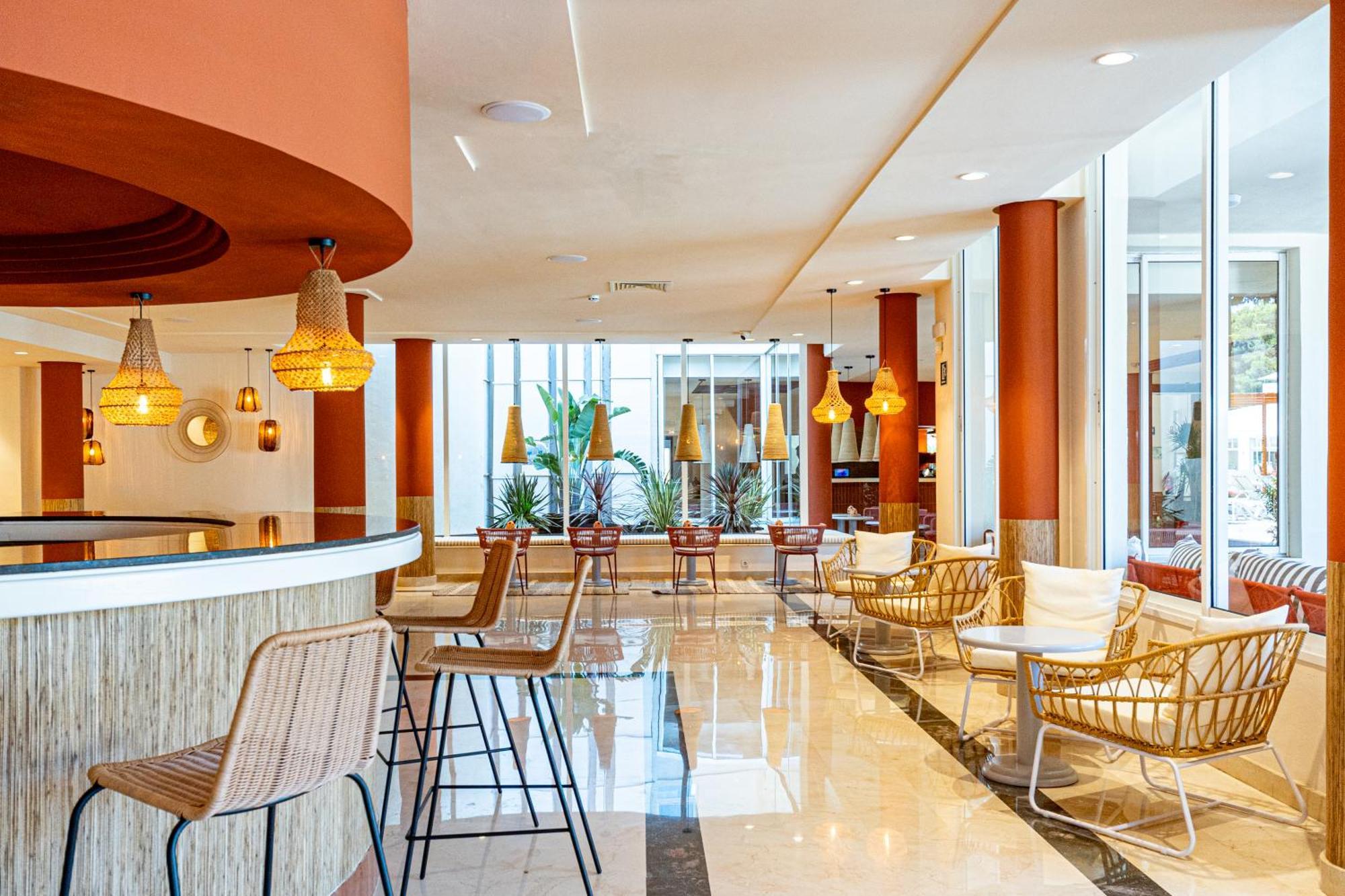 Hotel Rosella Affiliated By Intelier Sa Coma  Ngoại thất bức ảnh