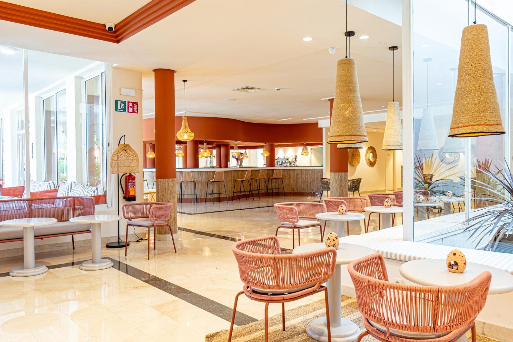 Hotel Rosella Affiliated By Intelier Sa Coma  Ngoại thất bức ảnh