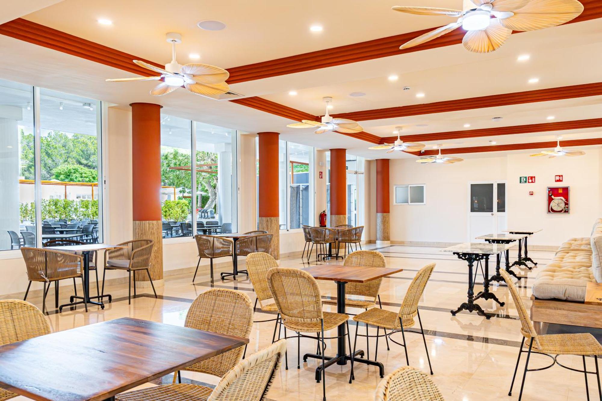 Hotel Rosella Affiliated By Intelier Sa Coma  Ngoại thất bức ảnh