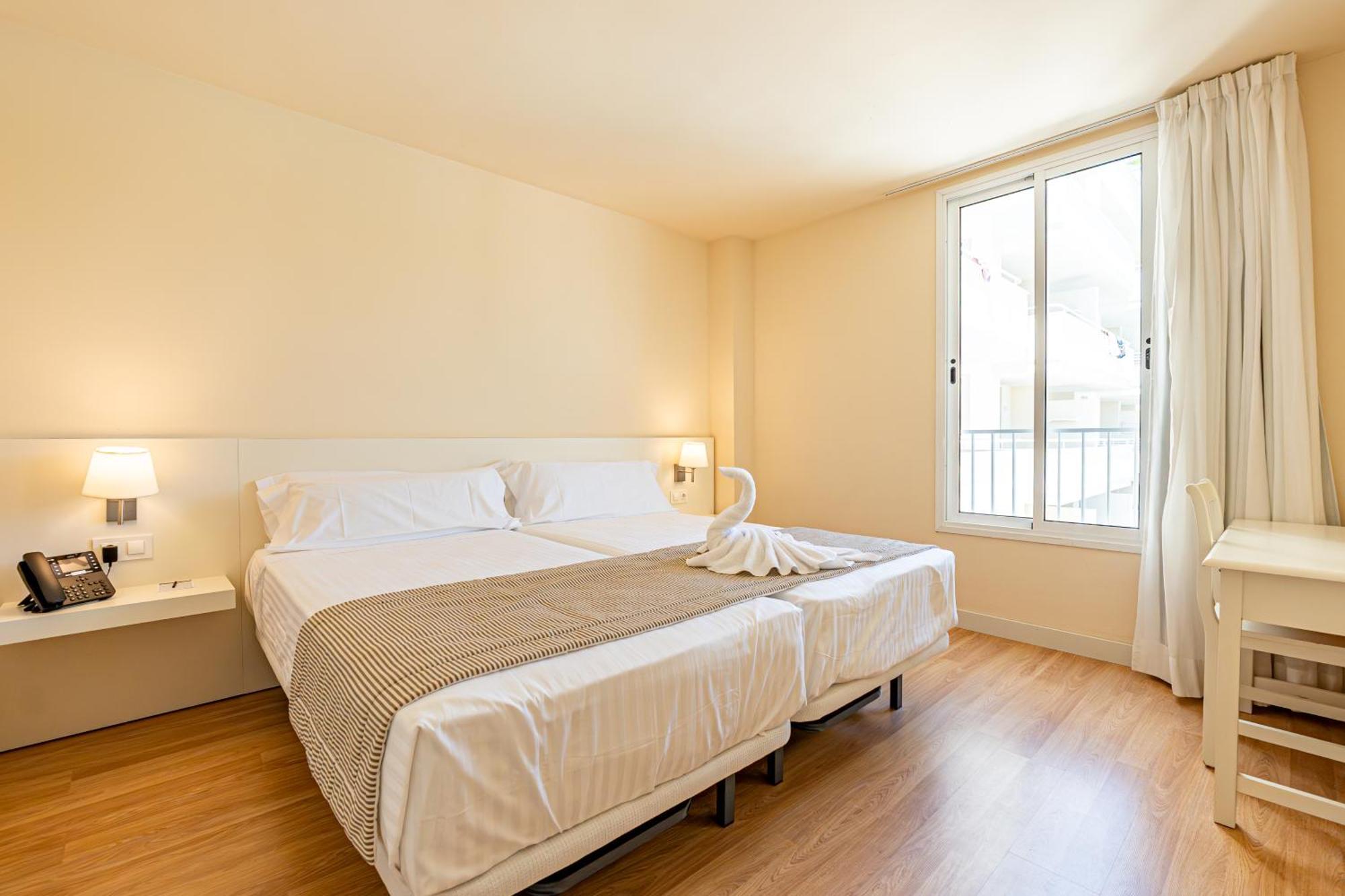 Hotel Rosella Affiliated By Intelier Sa Coma  Ngoại thất bức ảnh