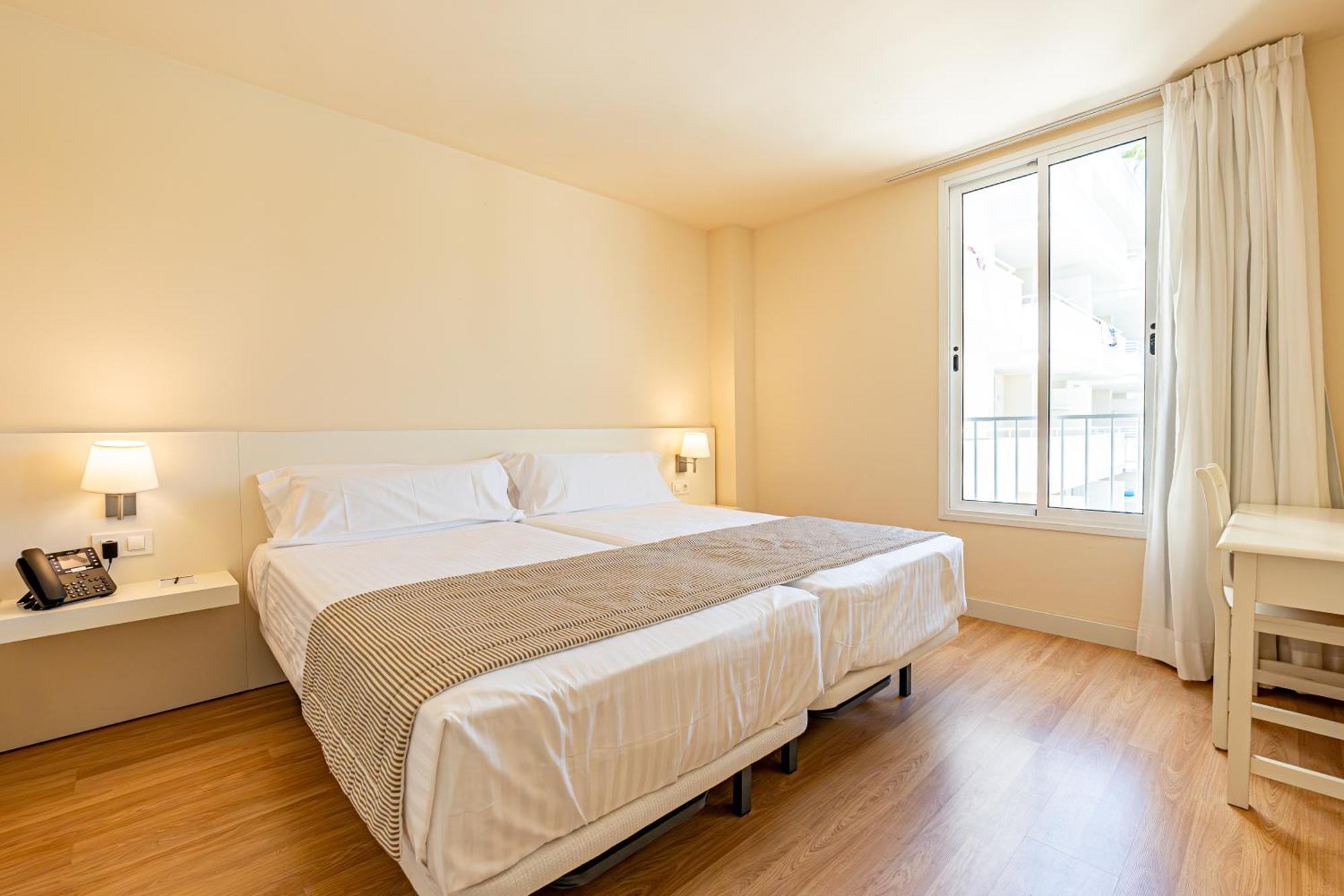 Hotel Rosella Affiliated By Intelier Sa Coma  Ngoại thất bức ảnh