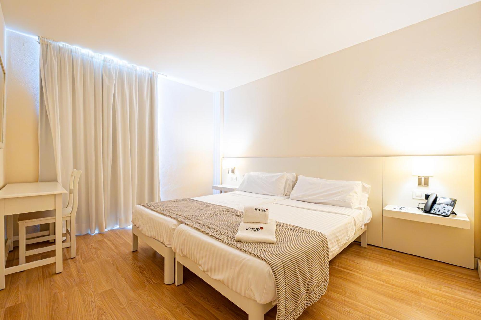 Hotel Rosella Affiliated By Intelier Sa Coma  Ngoại thất bức ảnh